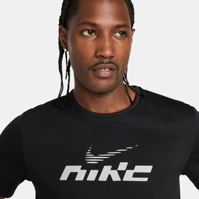Nike Men's Miler Flash Dri-FIT UV Running T-Shirt Black Nike Men's Miler Flash Dri-FIT UV Running T-Shirt Black image number 3