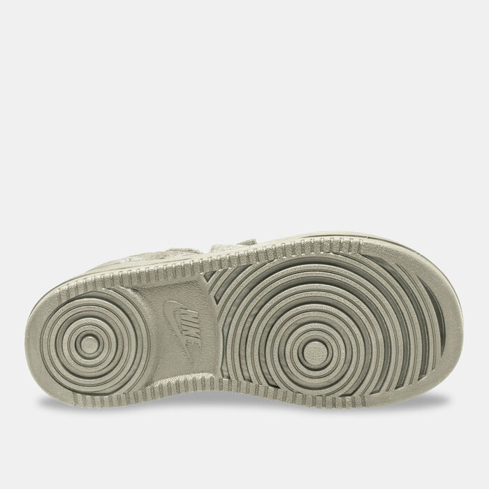 Nike Women's Icon Classic SE Sandals Beige Nike Women's Icon Classic SE Sandals Beige image number 1