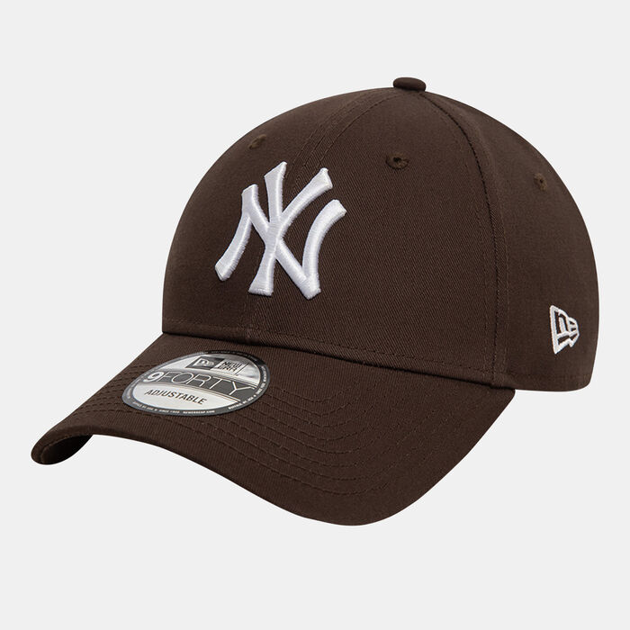 New Era Men's MLB New York Yankees League Essential 9FORTY Cap Brown image number 3