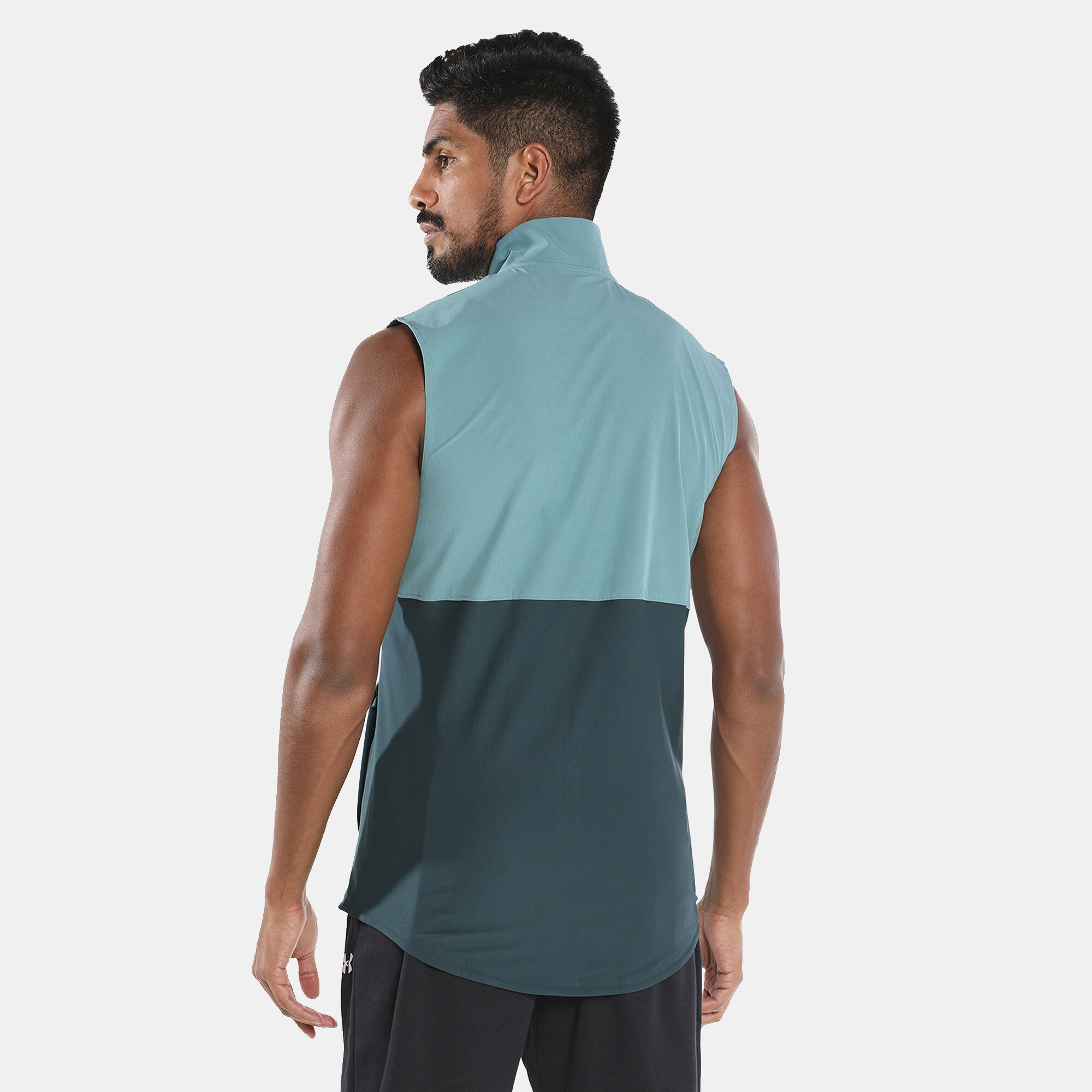 Buy Under Armour Men s Vanish Hybrid Vest Green in KSA SSS