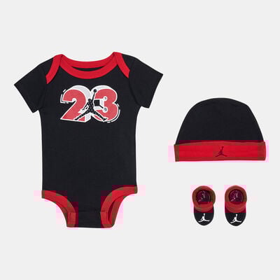 Nike Kids' Cap, Blanket, Bodysuit Set White Nike Kids' Cap, Blanket, Bodysuit Set White