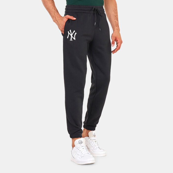 New Era New York Yankees MLB Team Logo Joggers Black New Era New York Yankees MLB Team Logo Joggers Black image number 0