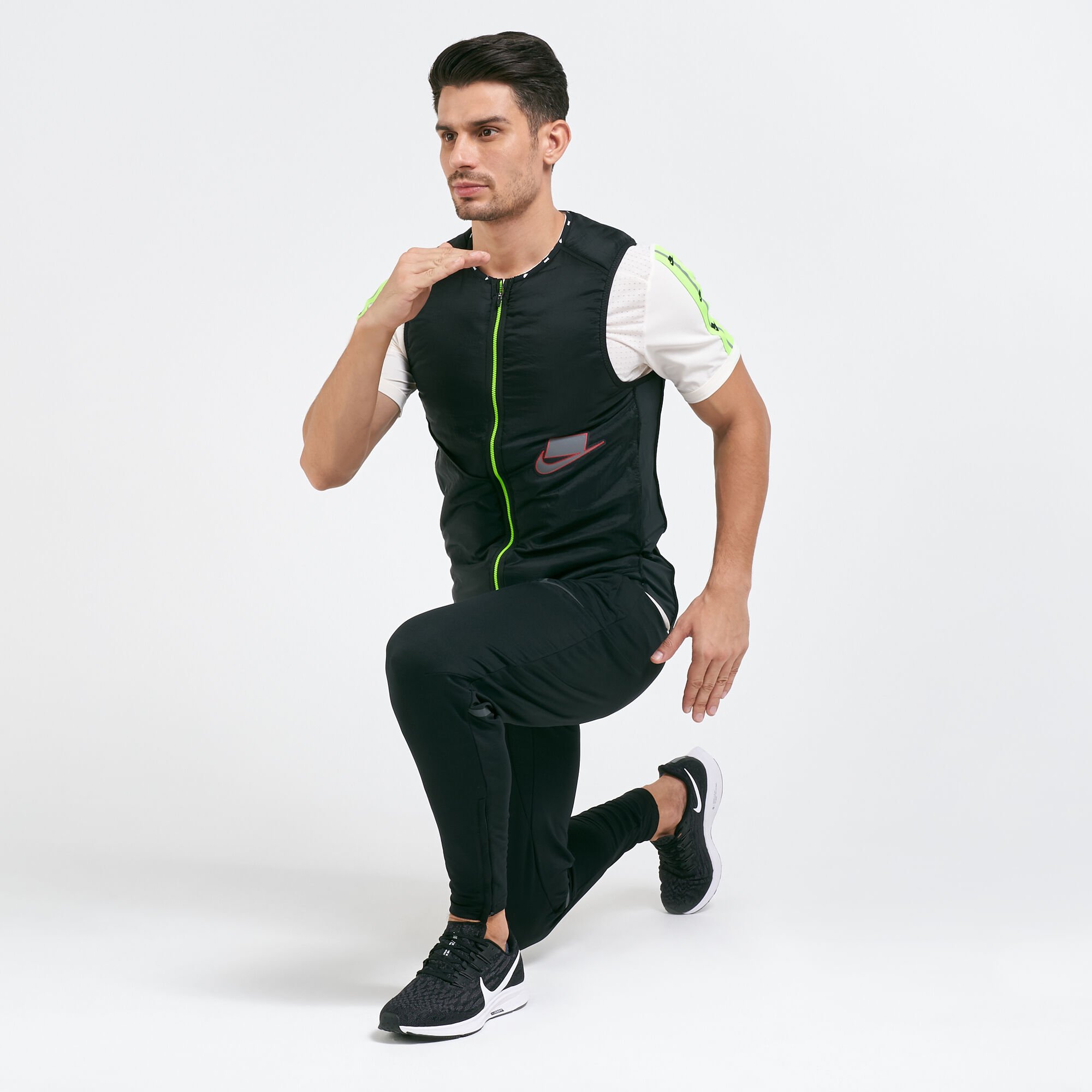 Buy Nike Men s Wild Run Aerolayer Vest Black in KSA SSS