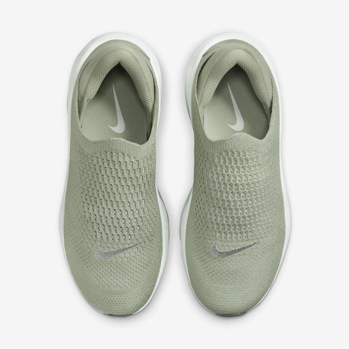Nike Women's Reina EasyOn Shoes Green Nike Women's Reina EasyOn Shoes Green image number 3