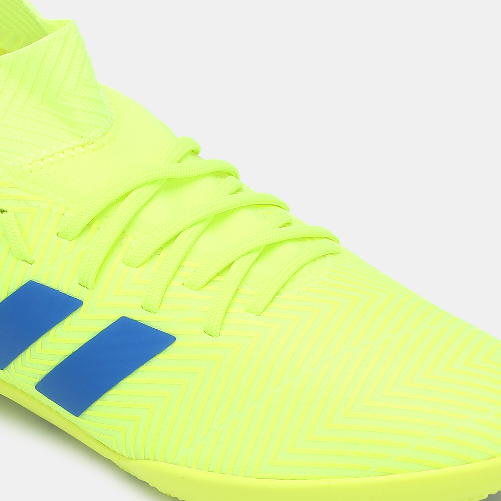 Nemeziz tango 18.3 new arrivals turf shoes white