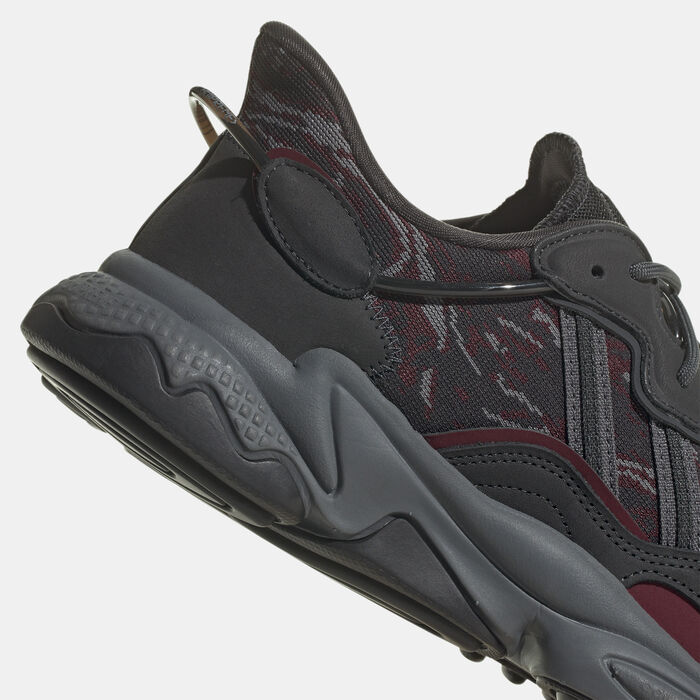 adidas Originals Men's OZWEEGO Shoe Black image number 5