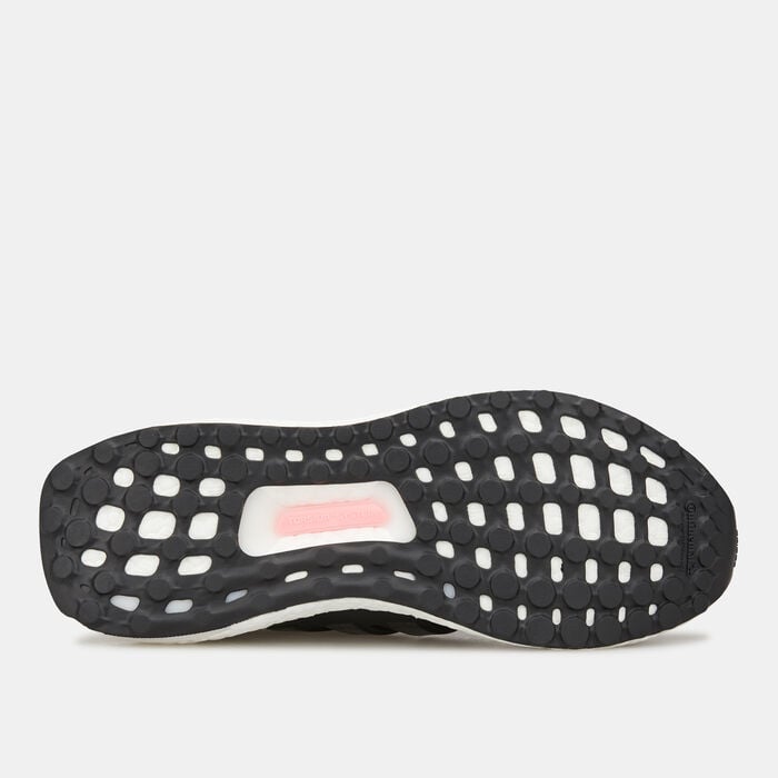 adidas Women's Ultraboost 5 DNA Running Shoe Black adidas Women's Ultraboost 5 DNA Running Shoe Black image number 3
