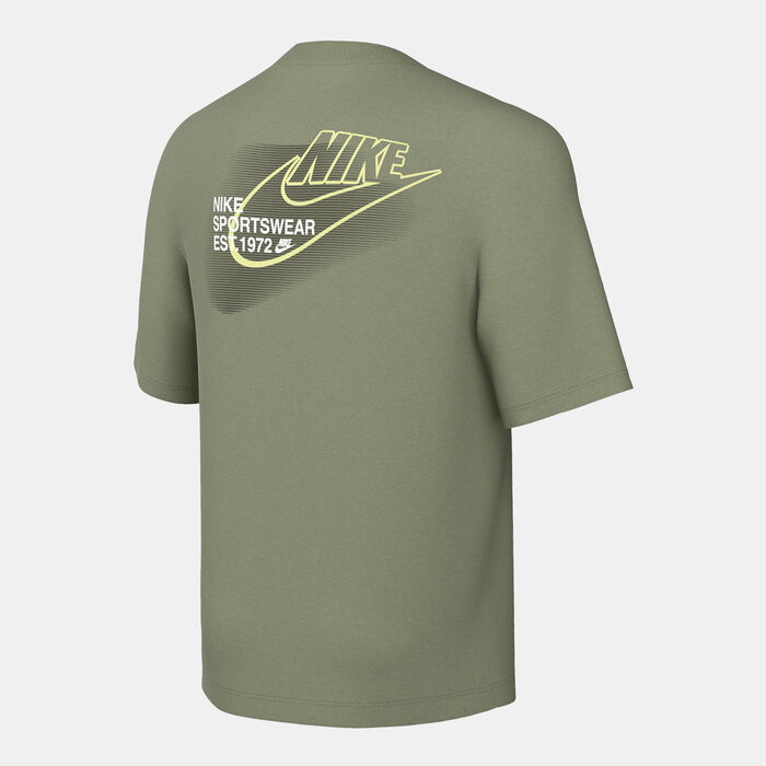 Nike Kids' Sportswear Standard Issue Graphic T-Shirt Green Nike Kids' Sportswear Standard Issue Graphic T-Shirt Green image number 1
