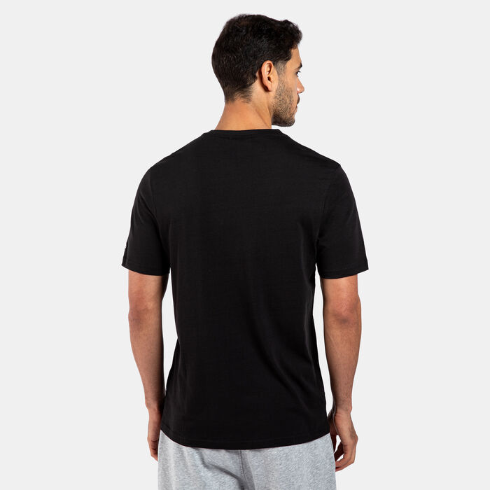 New Era Men's New York Yankees Distressed Graphic T-Shirt Black New Era Men's New York Yankees Distressed Graphic T-Shirt Black image number 1