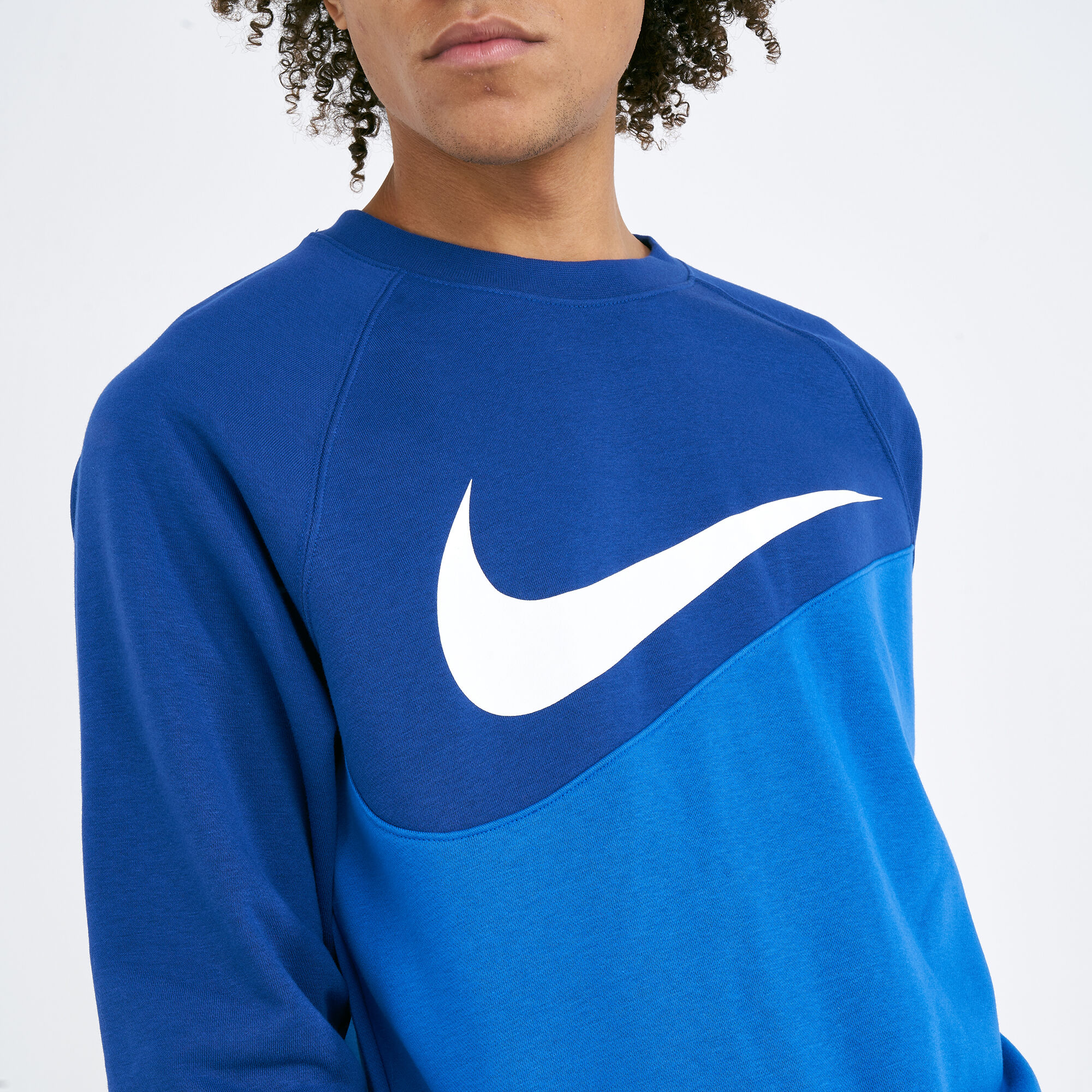 Nike crew big swoosh hot sale