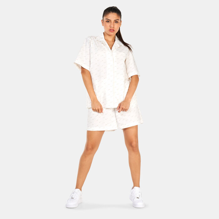 Nike Women's Sportswear Everyday Woven T-Shirt Ivory image number 2