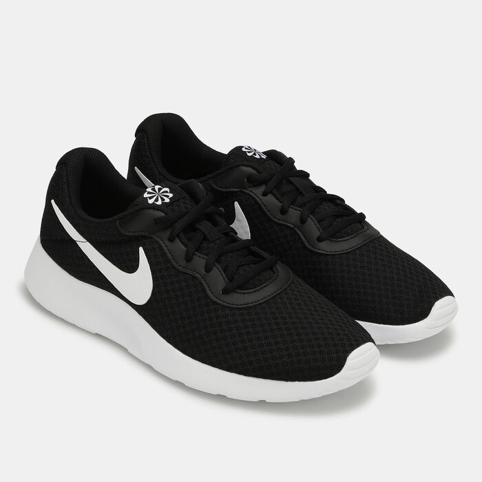 Nike Women's Tanjun Shoe Black image number 1