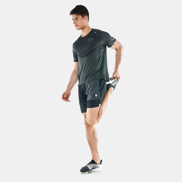 Nike Men's Dri-FIT ADV Run Division TechKnit T-Shirt Grey Nike Men's Dri-FIT ADV Run Division TechKnit T-Shirt Grey image number 2