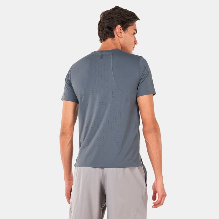 Under Armour Men's UA Iso-Chill Laser T-Shirt Grey Under Armour Men's UA Iso-Chill Laser T-Shirt Grey image number 1