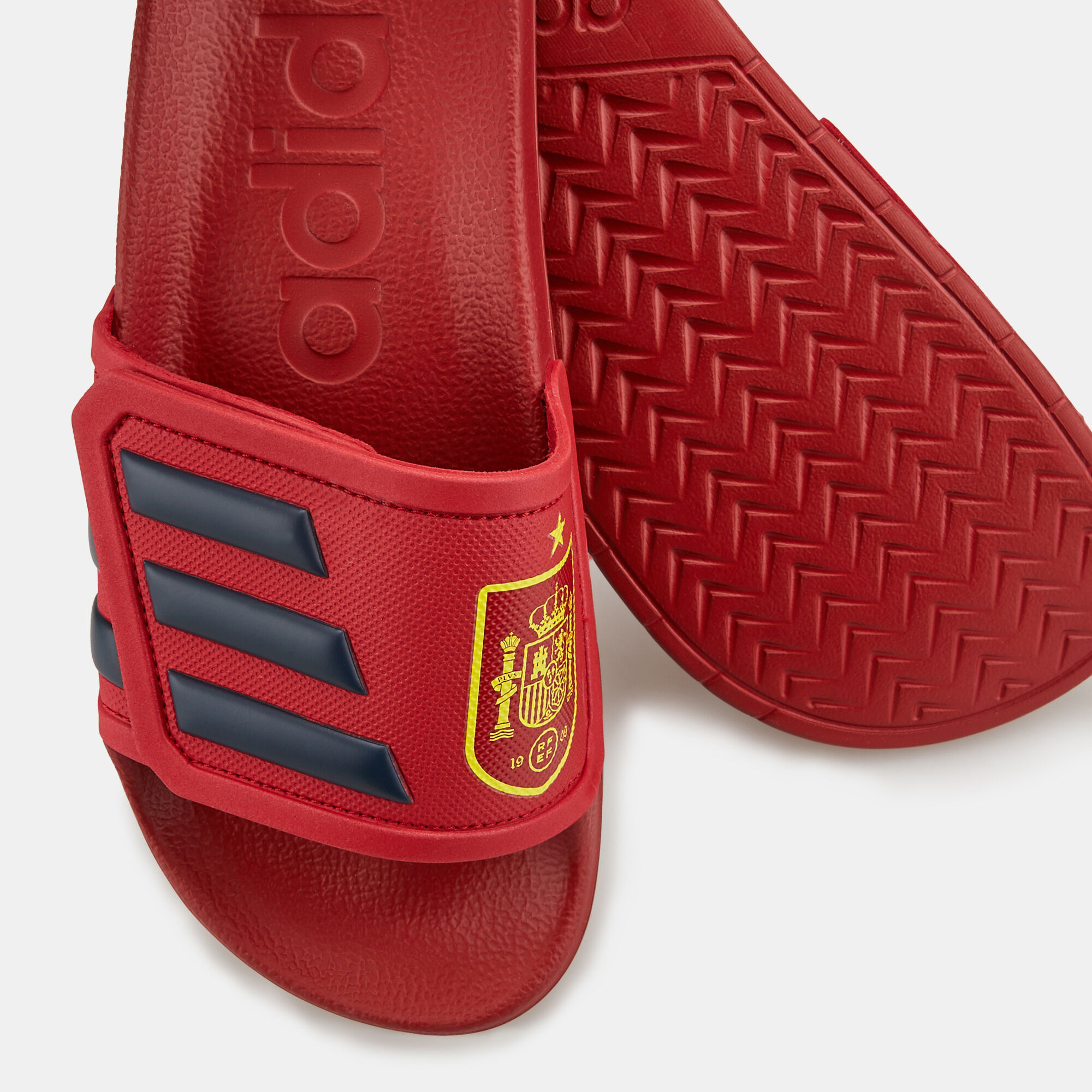 Adilette deals tnd slides