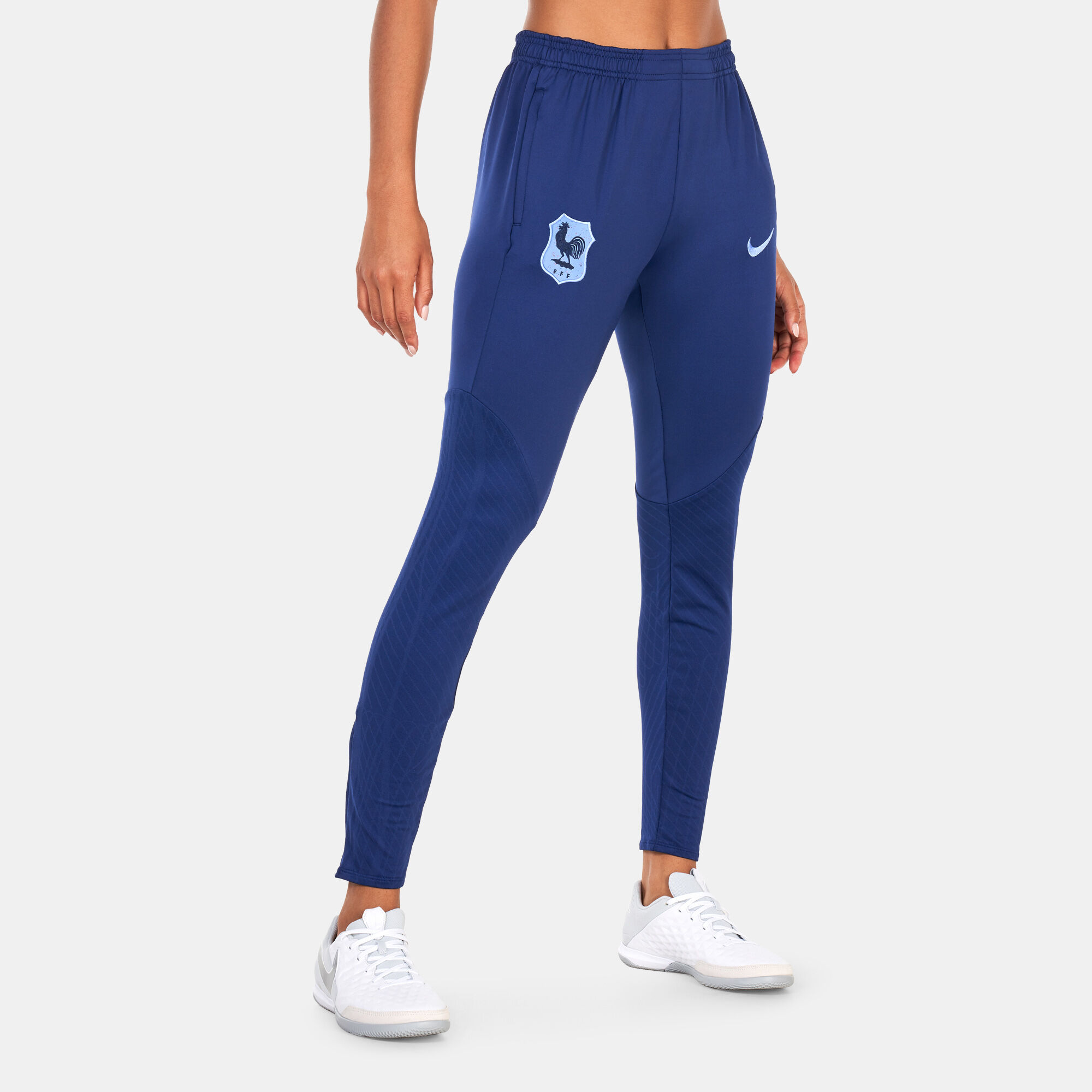 Nike football strike joggers deals