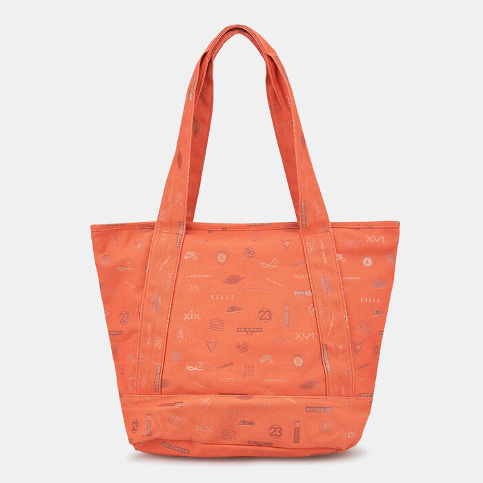 Jordan Women's Flight Printed Carryall Tote Recycled Water Resistant Tote Bag (38L) Beige Jordan Women's Flight Printed Carryall Tote Recycled Water Resistant Tote Bag (38L) Beige image number 1