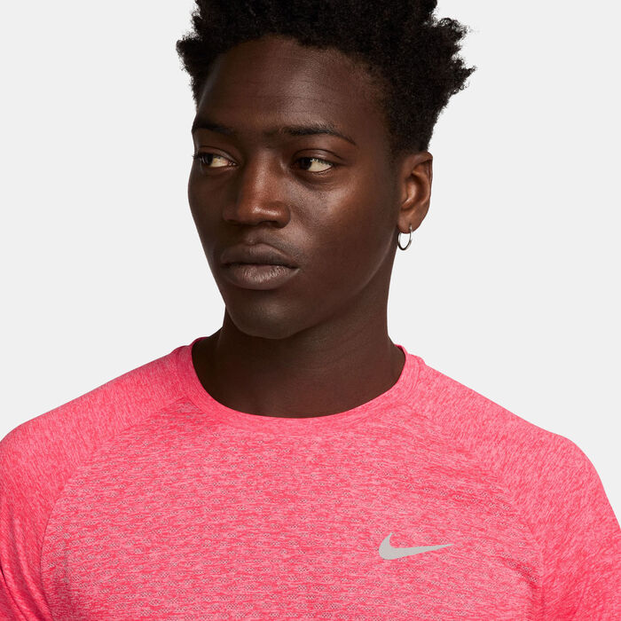 Nike Men's Stride Dri-FIT ADV Running Top Red Nike Men's Stride Dri-FIT ADV Running Top Red image number 2