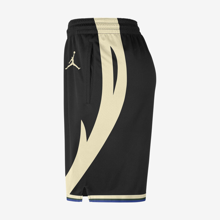 Jordan Men's NBA Milwaukee Bucks Statement Edition Dri-FIT Swingman Basketball Shorts Black Jordan Men's NBA Milwaukee Bucks Statement Edition Dri-FIT Swingman Basketball Shorts Black image number 2