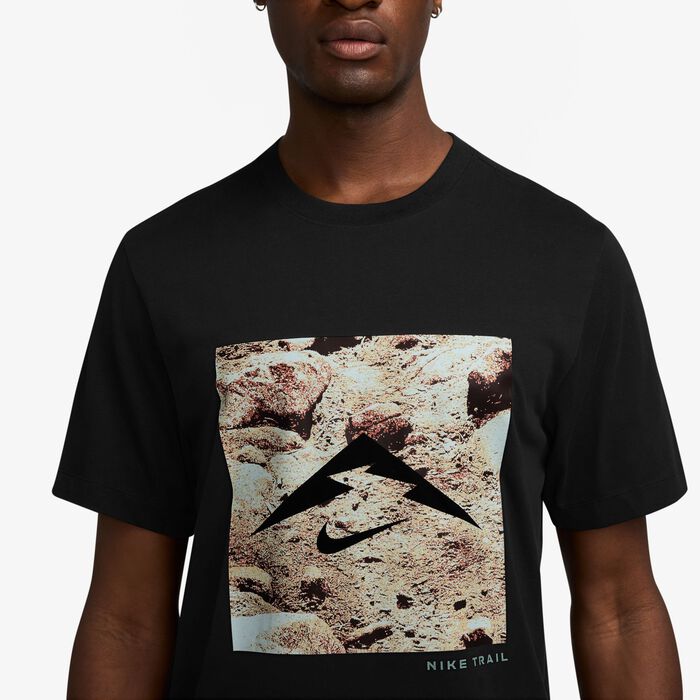 Nike Men's Dri-FIT Trail Running T-Shirt Black Nike Men's Dri-FIT Trail Running T-Shirt Black image number 2