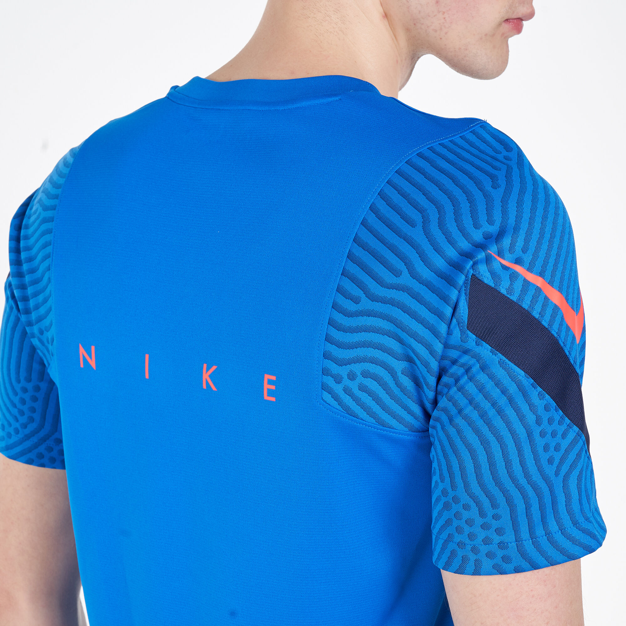 nike strike t shirt
