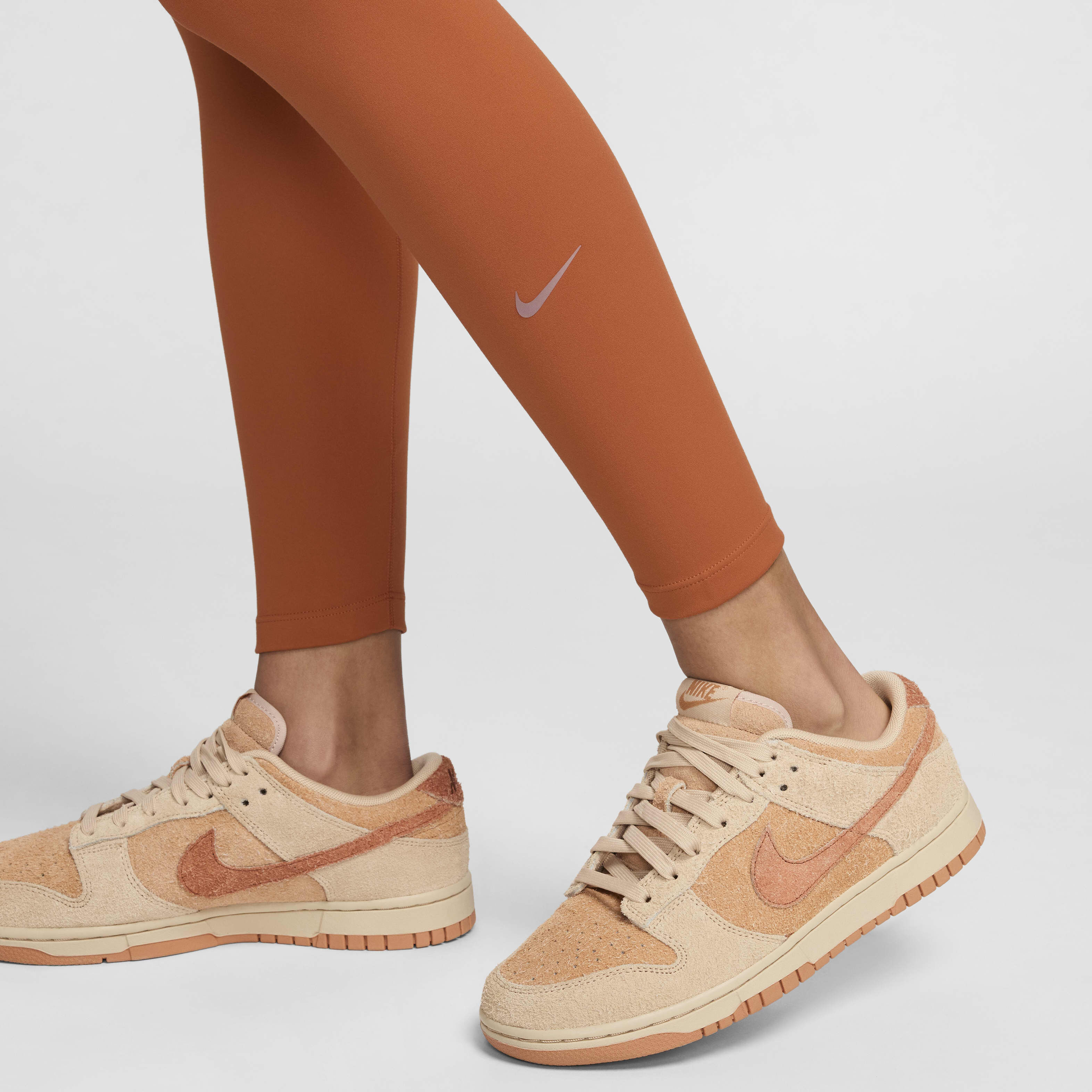 Nike dusty peach leggings discount