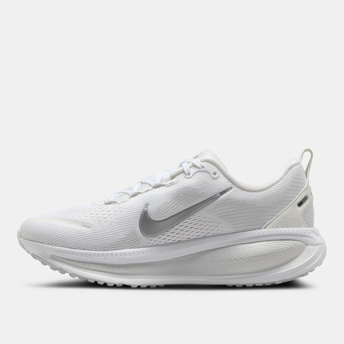 Nike Women's Vomero 18 Road Running Shoes White Nike Women's Vomero 18 Road Running Shoes White image number 2