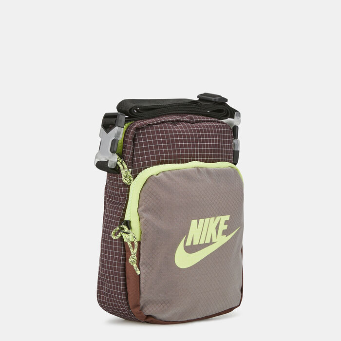 Nike Heritage 2.0 Small Items Crossbody Bag Brown Nike Heritage 2.0 Small Items Crossbody Bag Brown image number 2