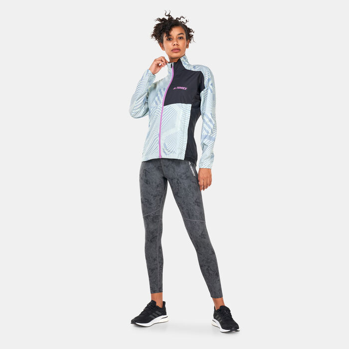 adidas Women's Terrex Trail Running Printed Wind Jacket Green image number 2