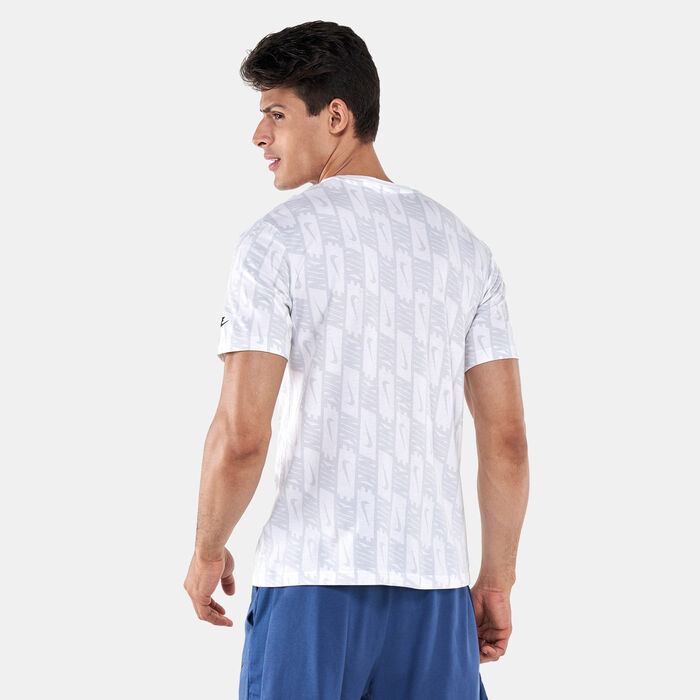 Nike Men's Sportswear Repeat T-Shirt White Nike Men's Sportswear Repeat T-Shirt White image number 1