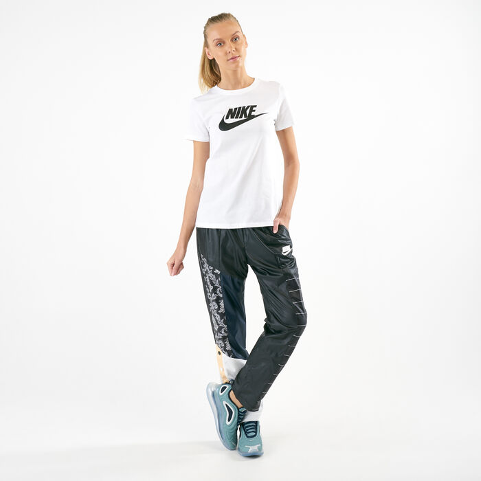 Nike Women's Sportswear Essential T-Shirt White image number 2