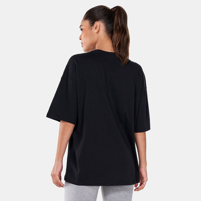 adidas Women's Essentials Repeat Logo Oversized T-Shirt White adidas Women's Essentials Repeat Logo Oversized T-Shirt White image number 1