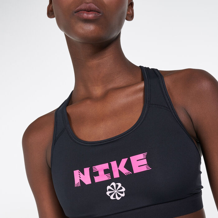 Buy Nike Women's Swoosh Icon Clash Sports Bra Black in KSA -SSS
