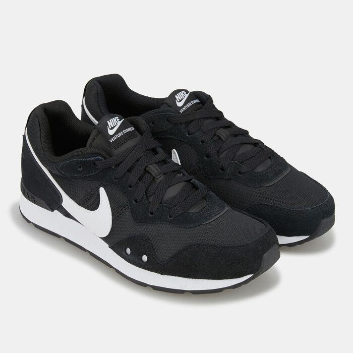 Nike Women's Venture Runner Shoe Black image number 2