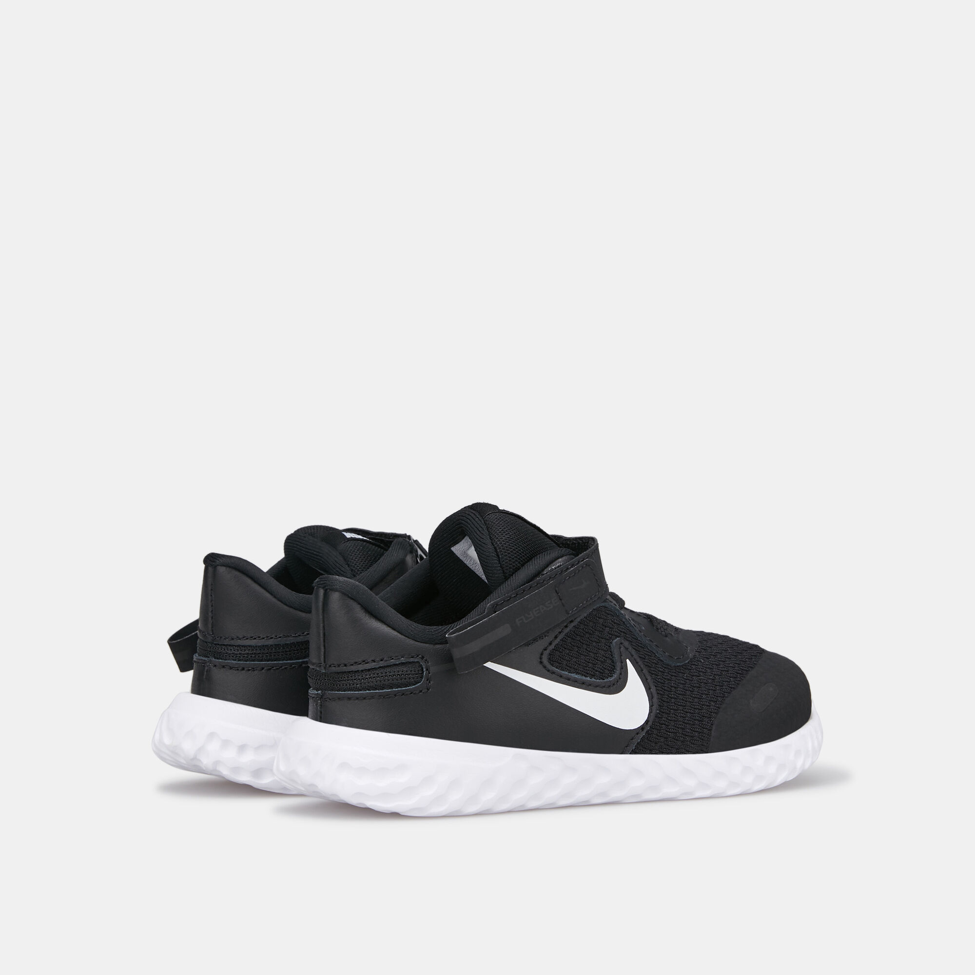 Nike revolution 5 flyease discount bebe