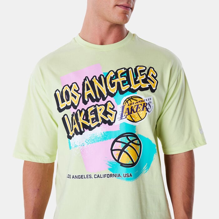New Era Men's NBA Los Angeles Lakers Retro Graphic T-Shirt Green New Era Men's NBA Los Angeles Lakers Retro Graphic T-Shirt Green image number 2
