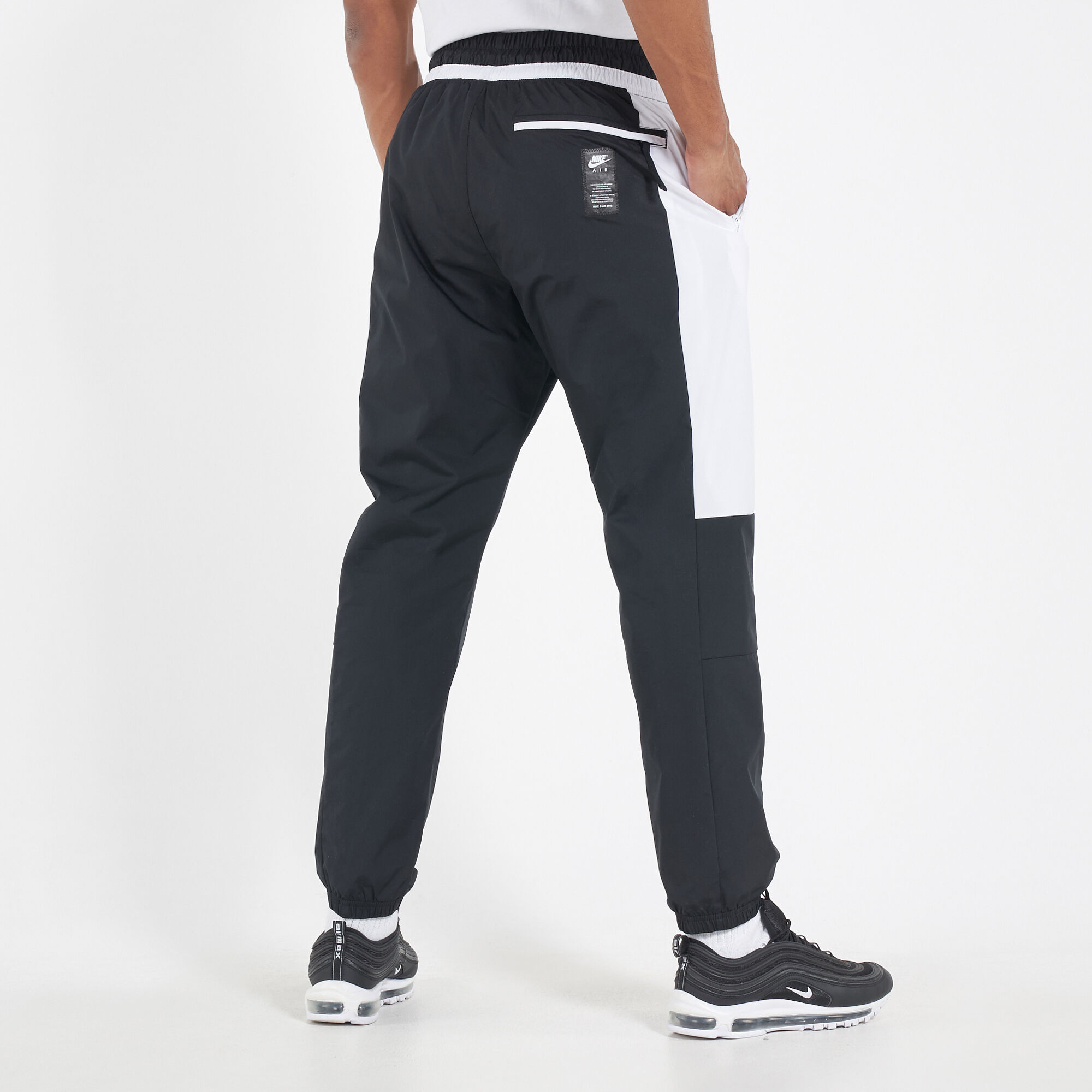 Buy Nike Men s Sportswear Air Woven Joggers Black in KSA SSS