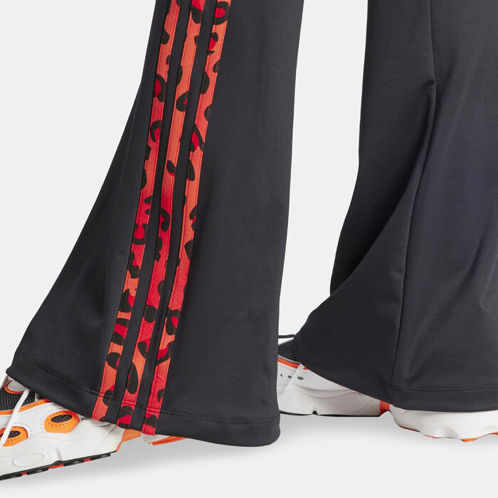 adidas Originals Women's Leopard Luxe 3-Stripes Infill Flared Pants Black adidas Originals Women's Leopard Luxe 3-Stripes Infill Flared Pants Black image number 4