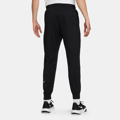 Buy Nike Men s Tech Fleece Tapered Joggers Black in KSA SSS