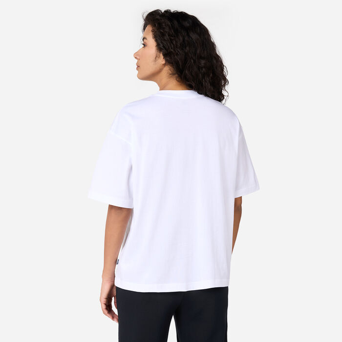 New Balance Women's Flower Graphic T-Shirt White New Balance Women's Flower Graphic T-Shirt White image number 1