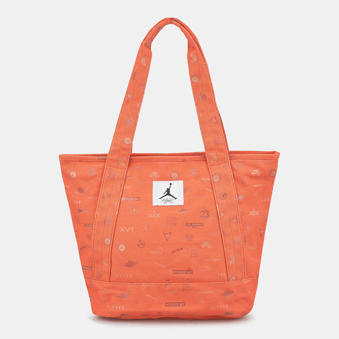 Jordan Women's Flight Printed Carryall Tote Recycled Water Resistant Tote Bag (38L) Beige Jordan Women's Flight Printed Carryall Tote Recycled Water Resistant Tote Bag (38L) Beige image number 0