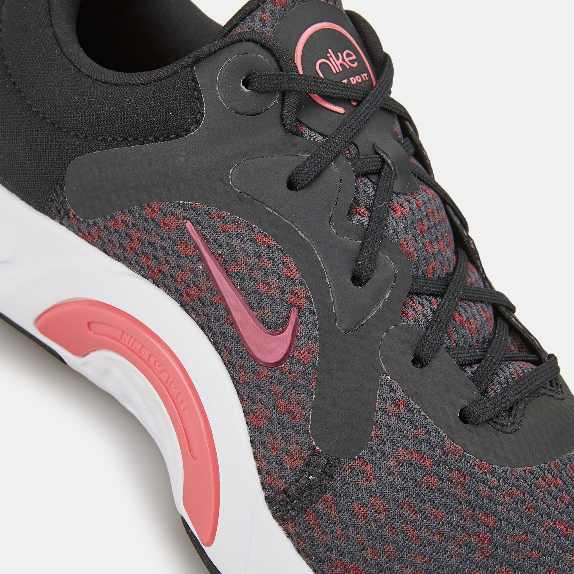 Nike all season shoes clearance