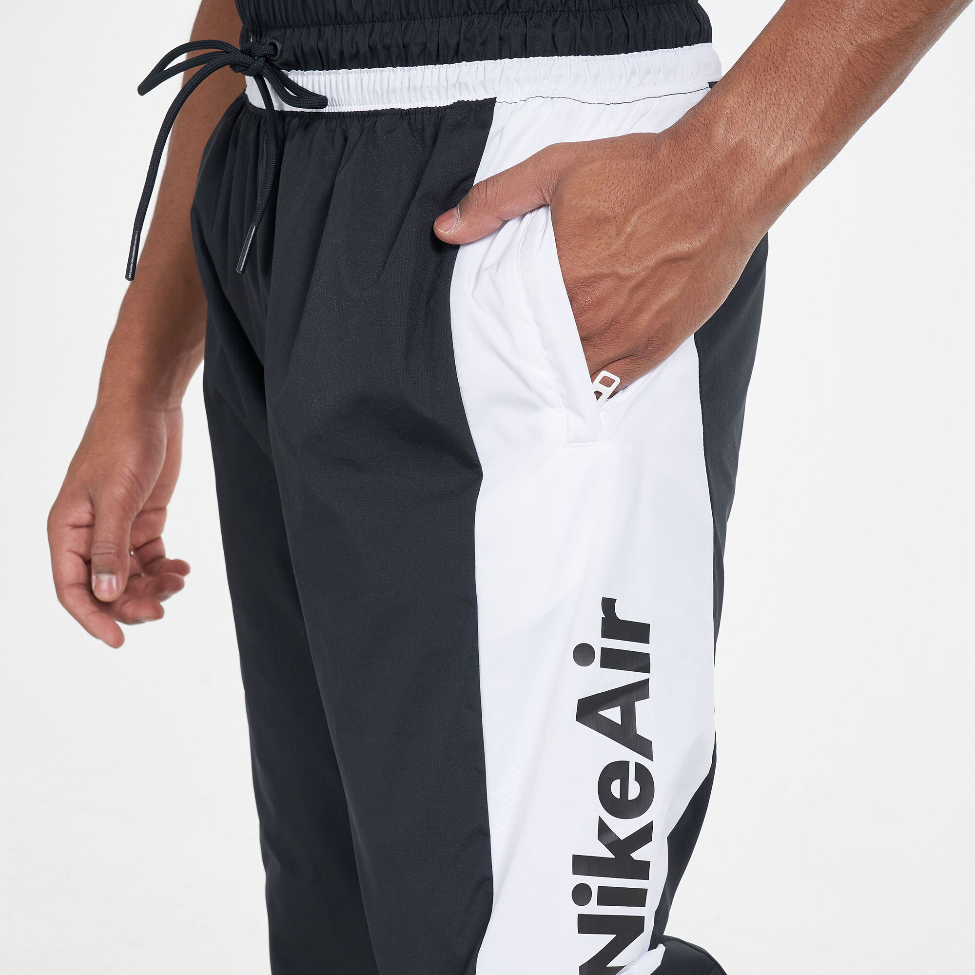Nike air cuffed woven joggers 2025