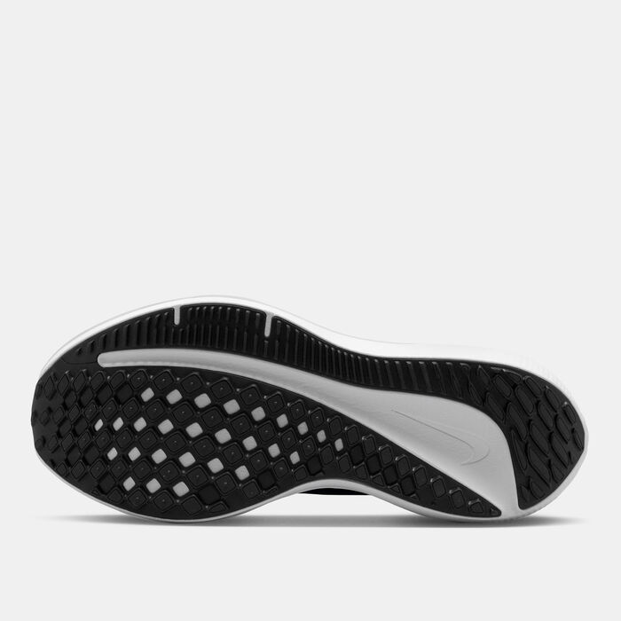 Nike Men's Winflo 10 Road Running Shoes (Extra Wide) Black Nike Men's Winflo 10 Road Running Shoes (Extra Wide) Black image number 3