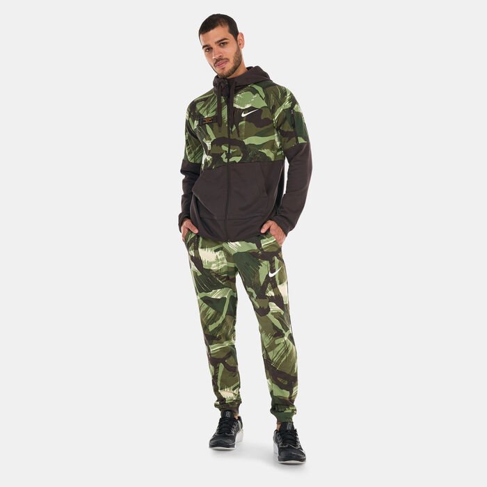 Nike Men's Dri-FIT Fleece Camo Tapered Joggers Brown Nike Men's Dri-FIT Fleece Camo Tapered Joggers Brown image number 2