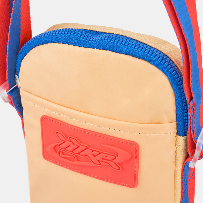 Nike Women's Heritage Crossbody Bag Beige image number 3