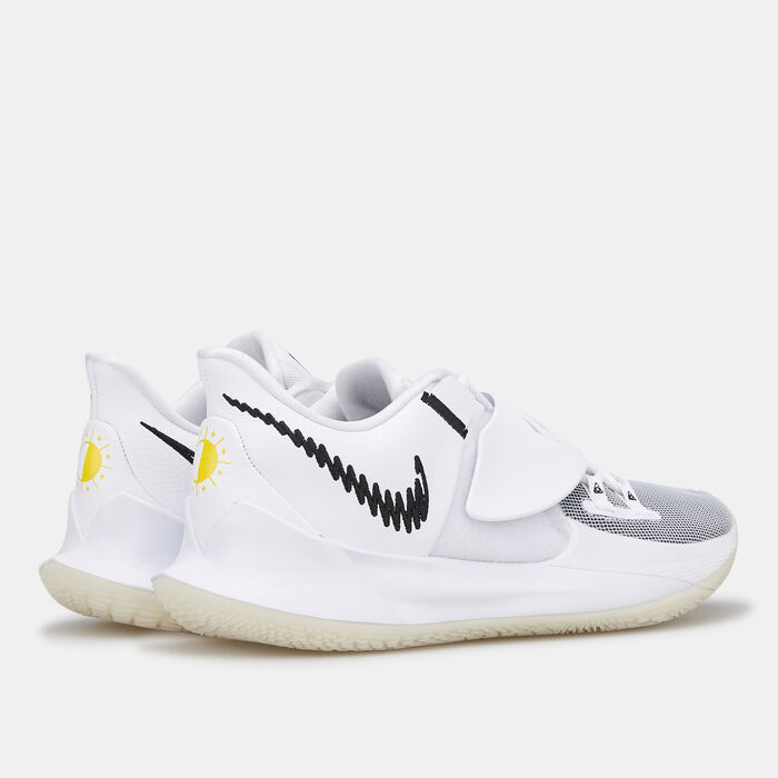 Men's Kyrie Low 3 Basketball Shoe Men's Kyrie Low 3 Basketball Shoe image number 2