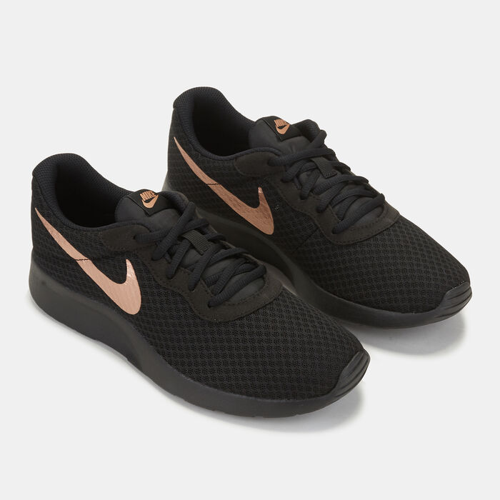 Nike Tanjun Shoe Black Nike Tanjun Shoe Black image number 1