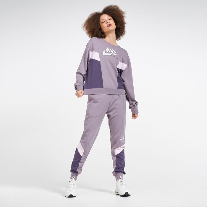 Nike Women's Sportswear Heritage Sweatshirt Purple Nike Women's Sportswear Heritage Sweatshirt Purple image number 2