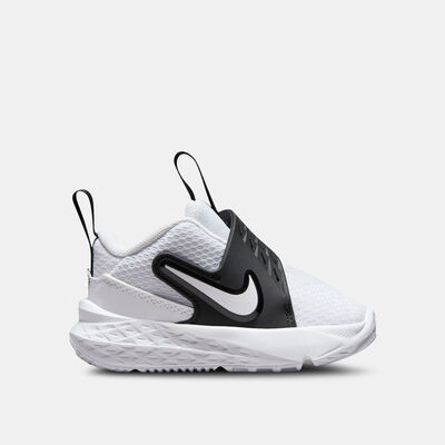 Nike Kids' Team Hustle D 12 Basketball Shoes White